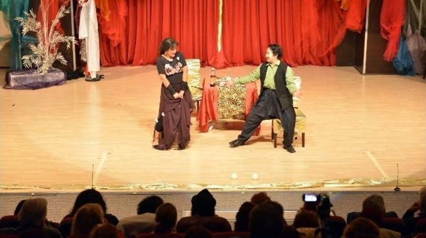 &Ccedil;eşnibahar Turneye &Ccedil;ıkıyor