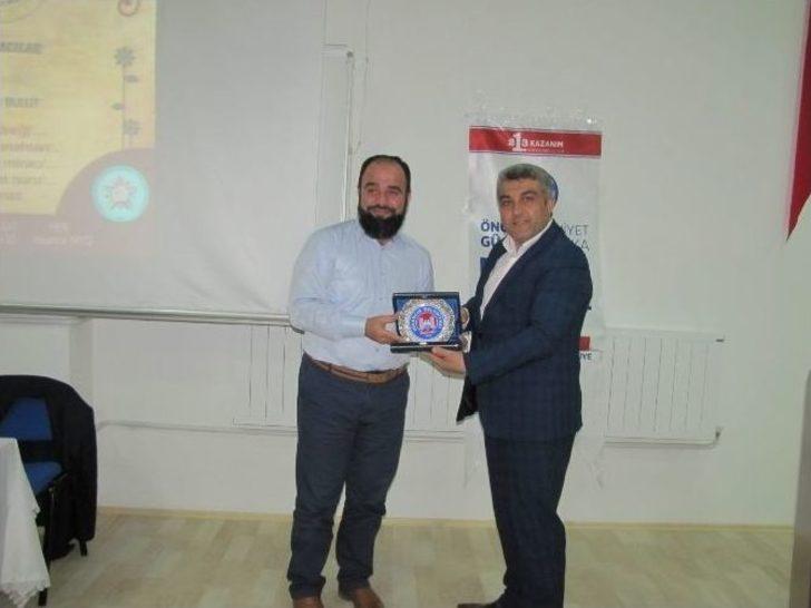 İlahiyatçı Yazar Ahmet Bulut Hisarcık’ta Konferans Verdi G2