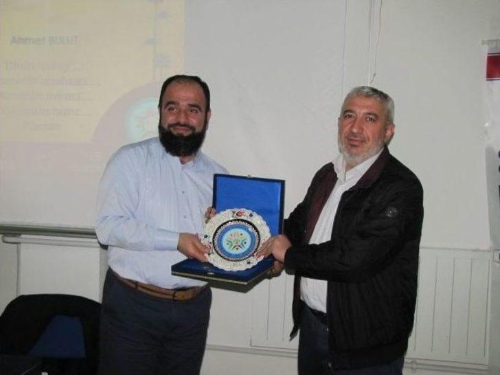 İlahiyatçı Yazar Ahmet Bulut Hisarcık’ta Konferans Verdi G3
