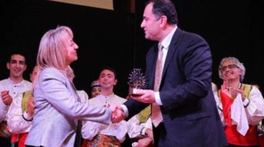 Halk Danslarının Marka İsmi Hoy-tur&rsquo;dan G&ouml;rkemli G&ouml;steri