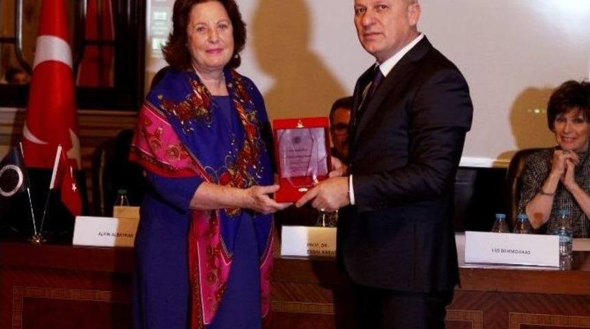 Yıldız Teknik &Uuml;niversitesi Ve Liv Hospital İşbirliği İle &ldquo;yıldızlı Sohbetler&rdquo;