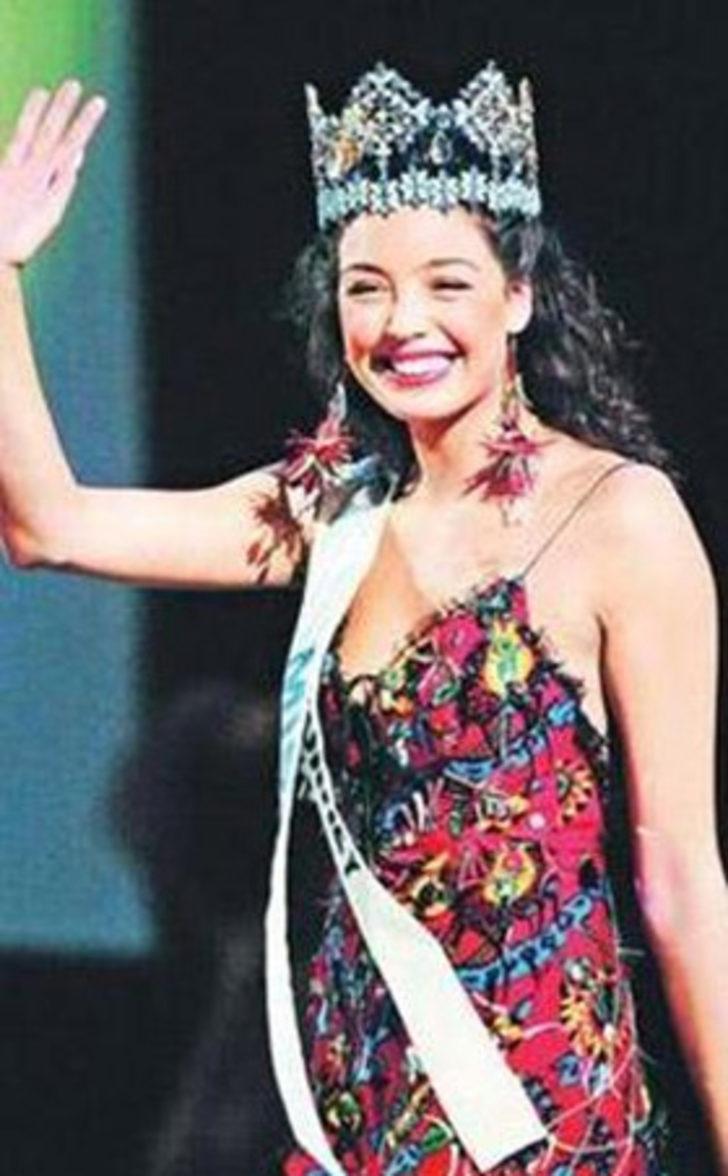 İrem Sak komediyi bıraktığını açıkladı İrem Sak komediyi bıraktığını açıkladı