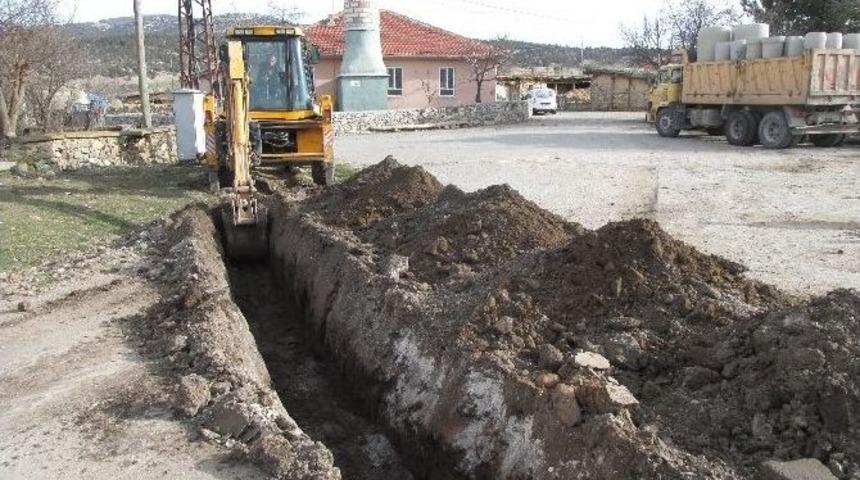 Han Belediyesi Mahallelerde Sele Karşı &Ouml;nlem Alıyor