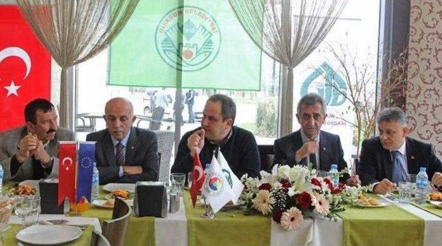 Başkan Aksu&rsquo;dan Siyasilere Uyarı