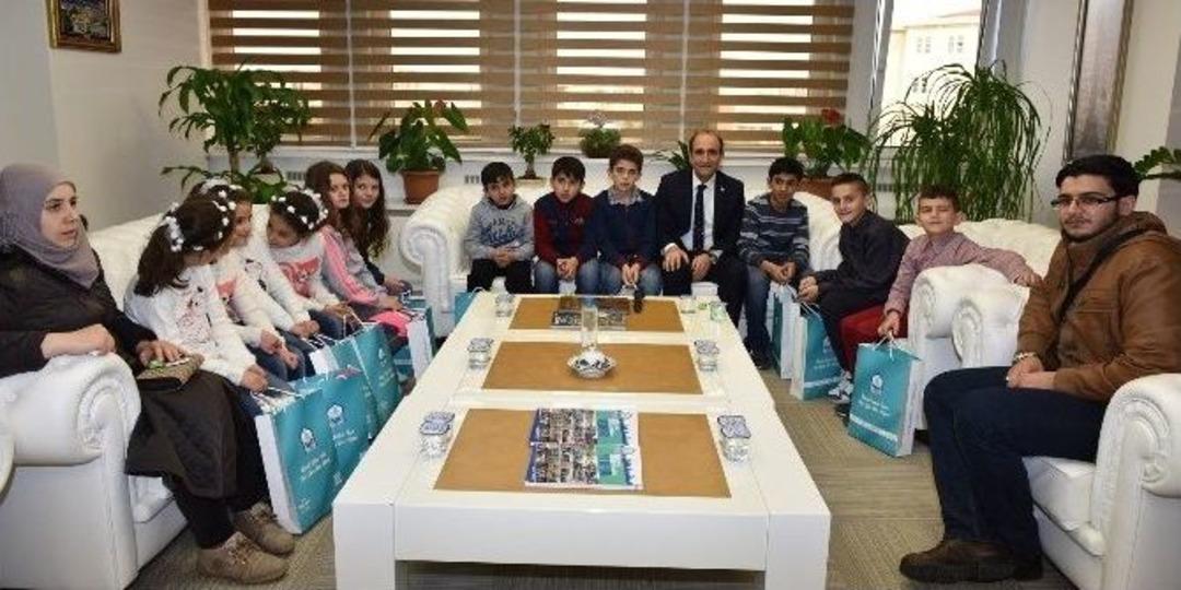 Yetimlere ‘edebali’ Şefkati