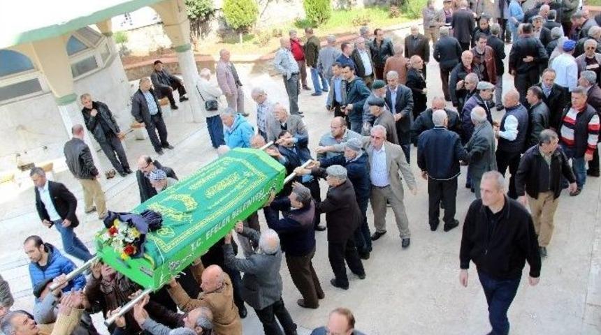 Chp Efeler İl&ccedil;e Başkanı G&uuml;rg&uuml;n&rsquo;&uuml;n Oğlu Son Yolculuğuna Uğurlandı