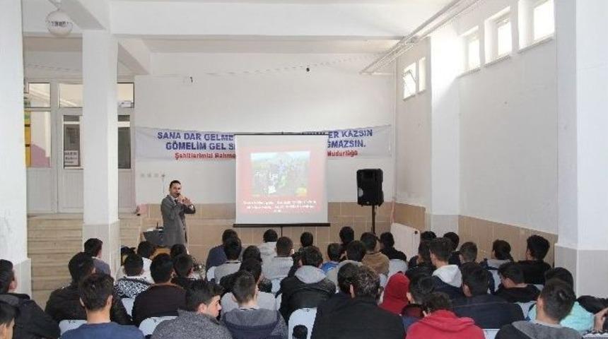 &Ouml;ğrencilere &lsquo;ter&ouml;r&rsquo; Konferansı