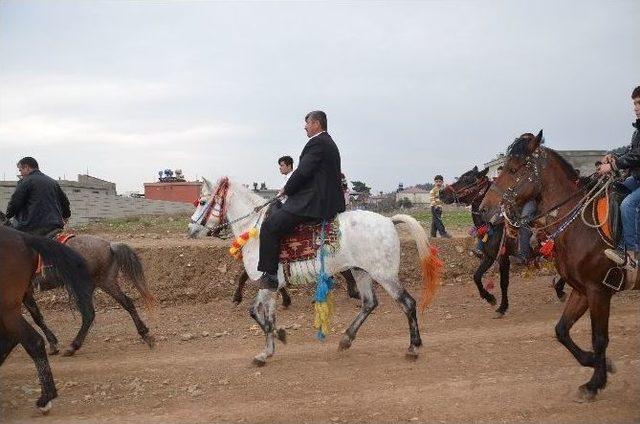 Türkoğlu’nda At Yarışları