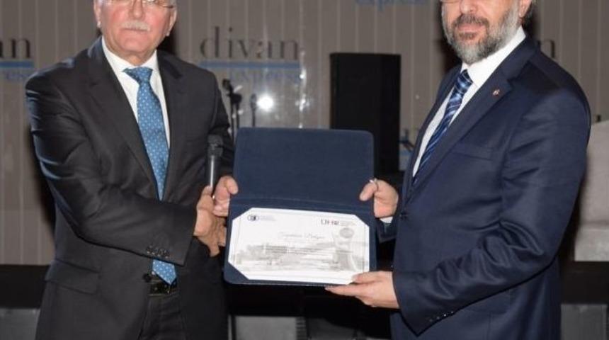 &Uuml;hb 18. Genel Kurul Toplantısı Katılımcıları Yemekte Buluştu