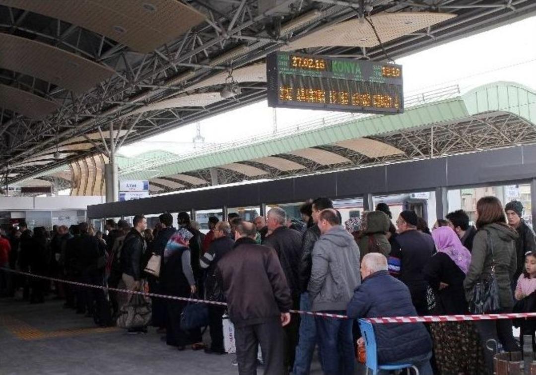 Sevgilisini Fazla G&ouml;rebilme Uğruna Trende Bomba İhbarı Yaptı