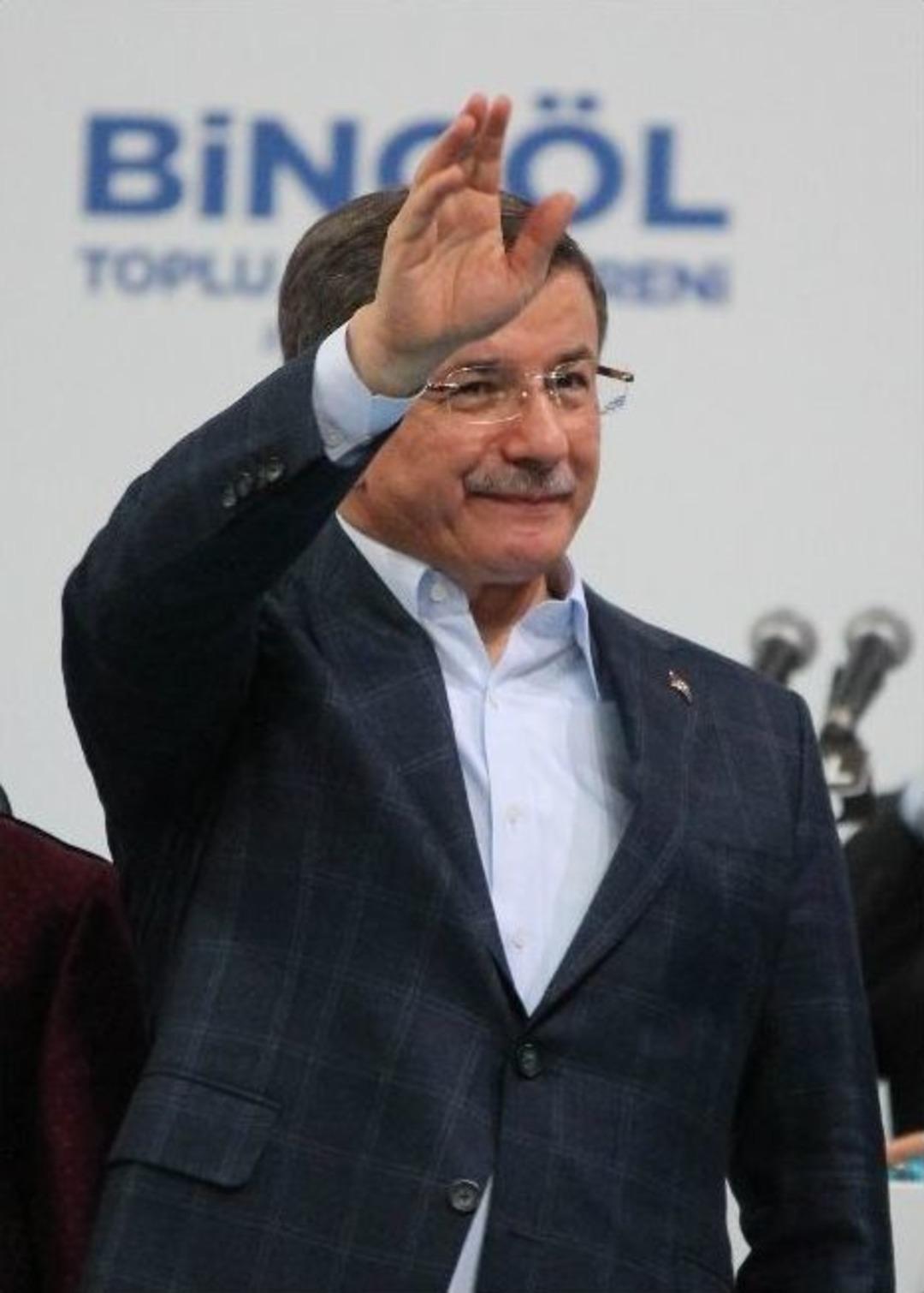 Başbakan Davutoğlu Bing&ouml;l&rsquo;de