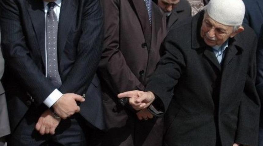 Said Nursi’nin Talebesi Said Özdemir Son Yolculuğuna Uğurlandı