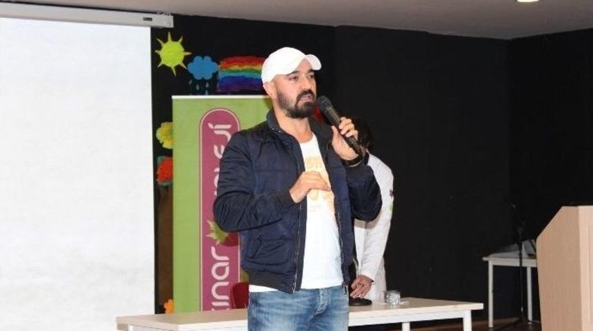 &Ccedil;ocuk Ve Gen&ccedil;lik Kitabı Yazarı Erkan İşeri &Ouml;ğrencilerle Buluştu