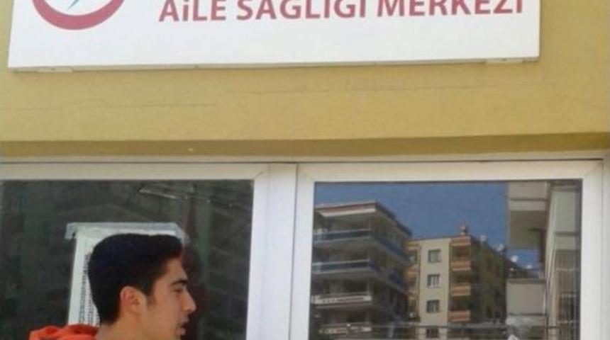 Sağlık&ccedil;ılar Kapıya &ldquo;cenazemiz Var&rdquo; Yazılı Kağıt Asıp, Sağlık Merkezini Kapattı