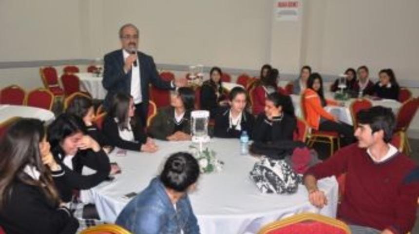 &Ouml;demiş&rsquo;te &Uuml;niversite Sınavına Girecek &Ouml;ğrencilere Seminer