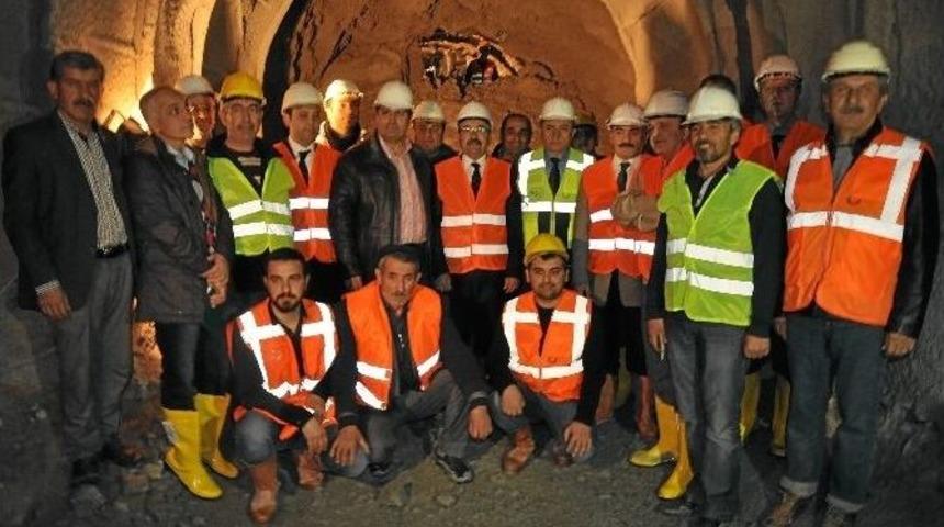 Zile İ&ccedil;me Suyu Barajında 320 Metrelik T&uuml;nelde Işık G&ouml;r&uuml;nd&uuml;