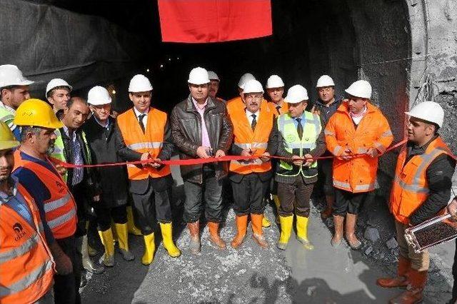 Zile İçme Suyu Barajında 320 Metrelik Tünelde Işık Göründü 3