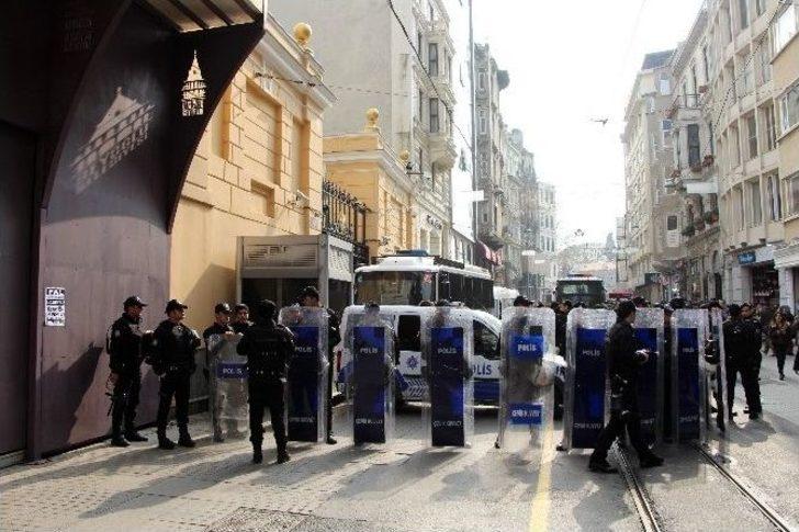 Rusya Konsolosluğu Önünde Kırım’ın İşgali Protesto Edildi G3