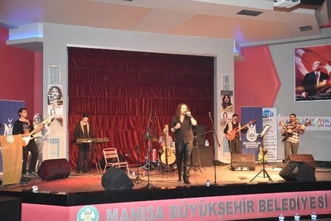 Barış Man&ccedil;o Şehzadeler&rsquo;de Anıldı