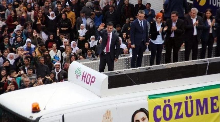 Demirtaş Mersin&rsquo;den Barış Ve Silahların Susması &Ccedil;ağrısı Yaptı