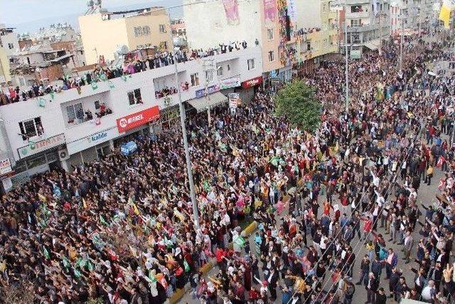 Demirtaş Mersin’den Barış Ve Silahların Susması Çağrısı Yaptı