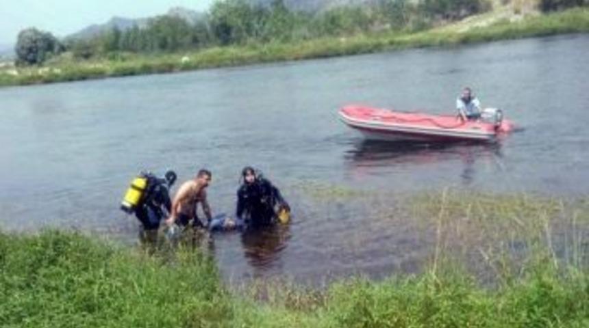 Menderes Nehrinde Ceset Bulundu