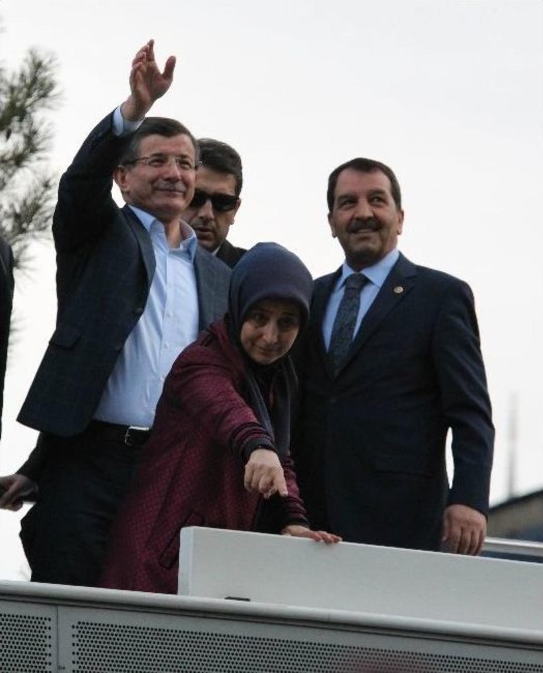 Başbakan Davutoğlu Bing&ouml;l&rsquo;de