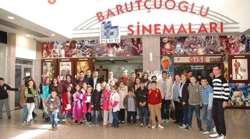 Han&ouml;n&uuml; Kaymakamlığı &Ouml;ğrencileri Sinemaya G&ouml;t&uuml;rd&uuml;