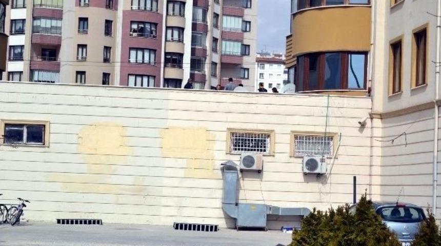 17 Yaşındaki Gen&ccedil; 9. Kattan Atlayarak İntihar Etti