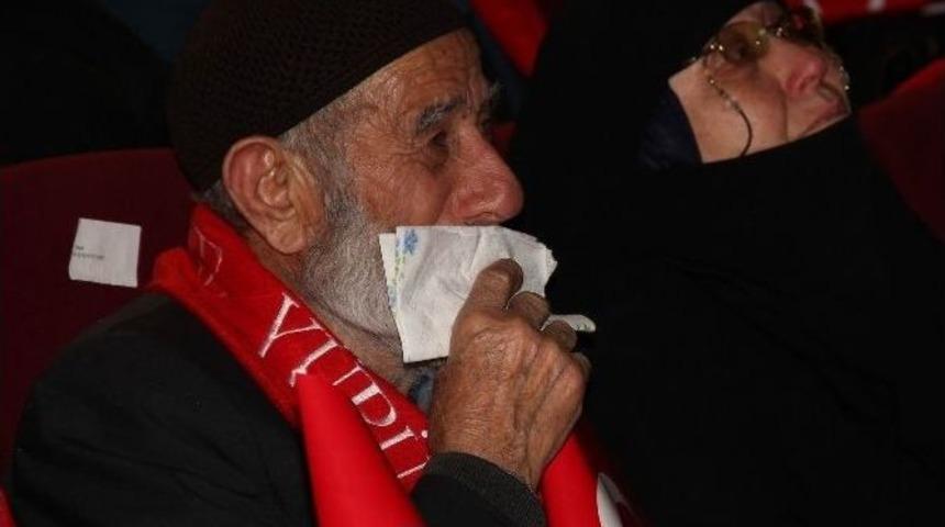 Sivas Ter&ouml;r Şehitlerini G&ouml;zyaşlarıyla Andı