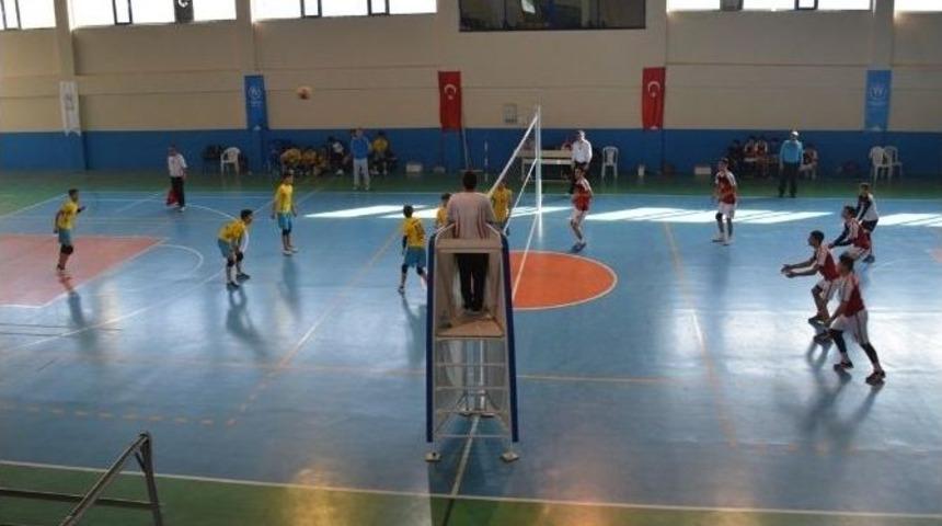 Tatvan&rsquo;da Voleybol M&uuml;sabakaları Başladı