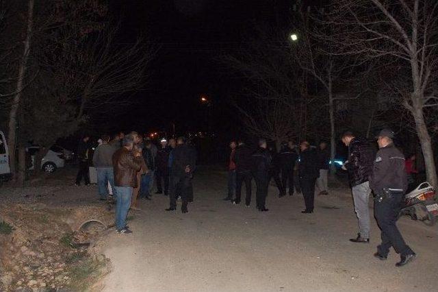 Trafik Kazası Sonrası Yolu Trafiğe Kapattılar