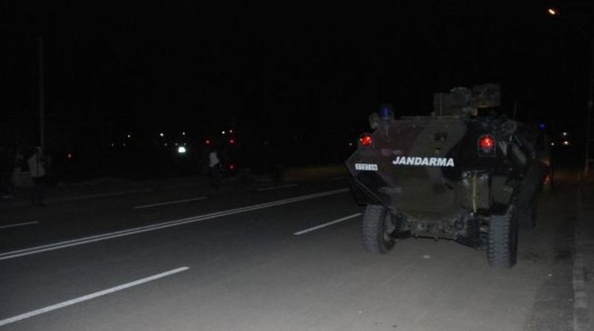 Ter&ouml;ristler Gen&ccedil;lik Merkezine Saldırdı