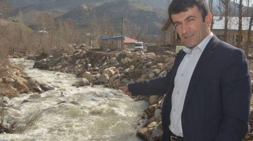 Su Debisi Y&uuml;kseldi 86 Hanelik K&ouml;y Tehlikede