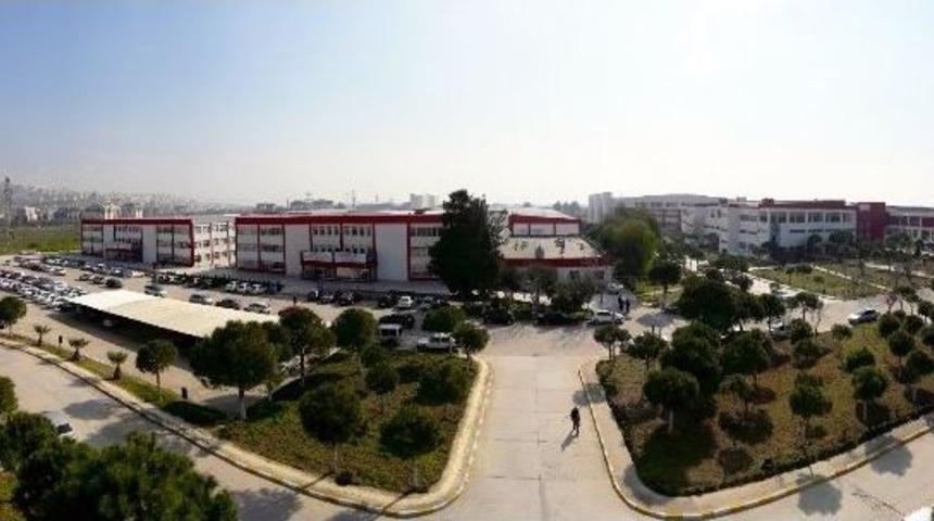 Katip &Ccedil;elebi &Uuml;niversitesi B&uuml;y&uuml;yor