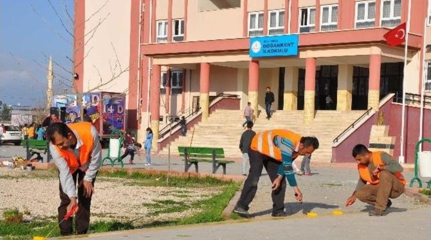 Okullarda &Ouml;ğrencilerin Oyun Alanları Y&uuml;k&uuml;ml&uuml;lerden