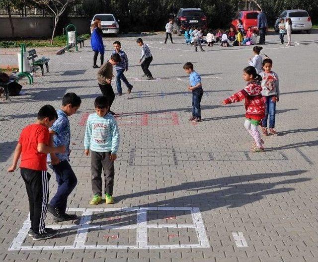 Okullarda Öğrencilerin Oyun Alanları Yükümlülerden