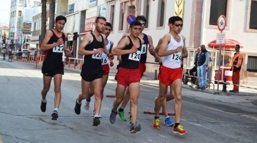 T&uuml;rkiye Y&uuml;r&uuml;y&uuml;ş Şampiyonası Ayvalık&rsquo;ta Başladı