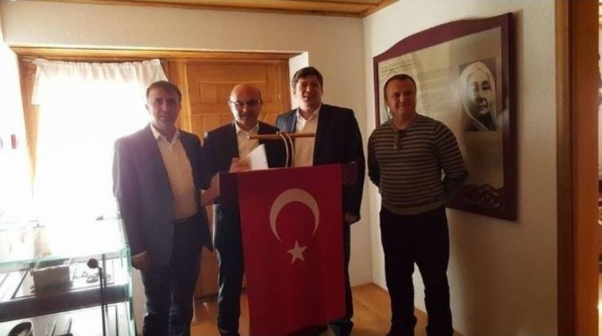 Atat&uuml;rk&rsquo;&uuml;n Ata Evine Ziyaret