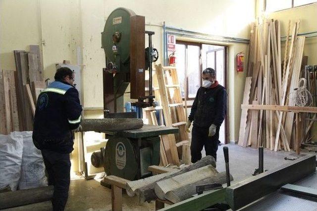 Fabrika Gibi &Ccedil;alışıyorlar 1