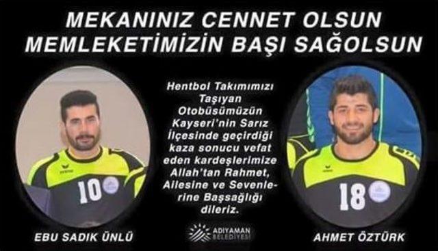 Hayatını Kaybeden Futbolcular Yan Yana Toprağa Verildi