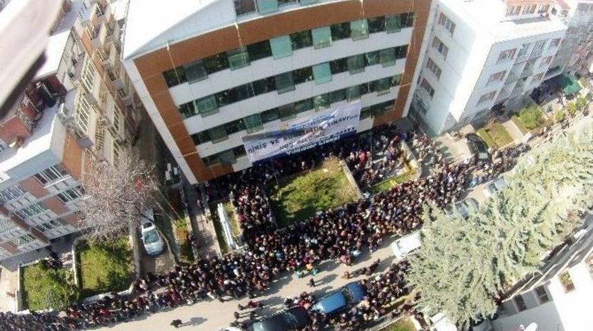 &Ouml;zel Lisenin Bursluluk Sınavına 10 Bin &Ouml;ğrenci Katıldı