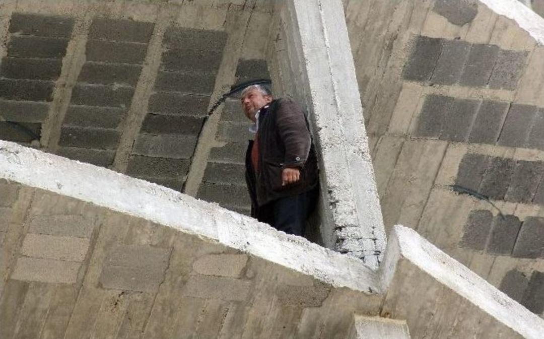 Polis, İntihara Teşebb&uuml;s Eden Şahsı Kendine Kelep&ccedil;eledi