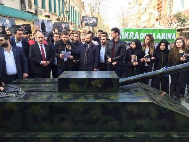 28 Şubat’a Tanklı Ve Maskeli Protesto