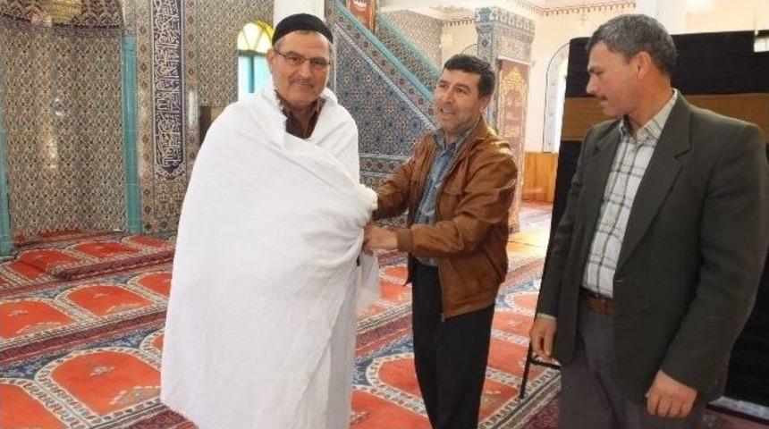 Burhaniye’de Umrecilere Kabe Maketli Tatbikat