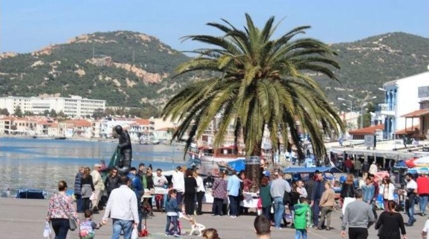 İzmir Ve Manisalılar Hafta Sonu Foça’ya Aktı