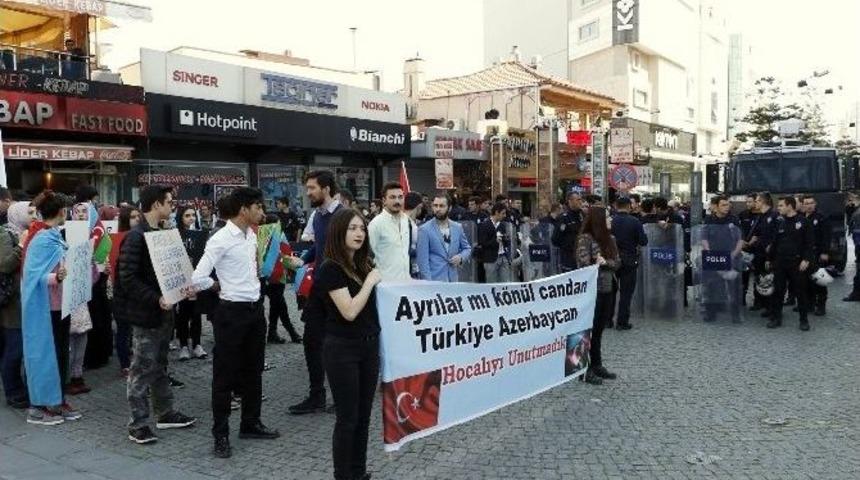 Hocalı Katliamında Hayatını Kaybedenleri Andılar