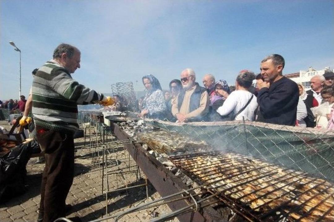 6 Ton Hamsi Şenlikte İkram Edildi