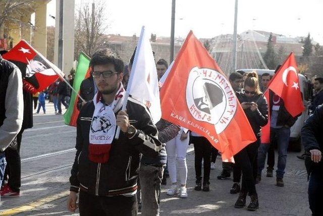 ‘hocalı Katliamına’ Tepki Yürüyüşünde Metre Hesabı