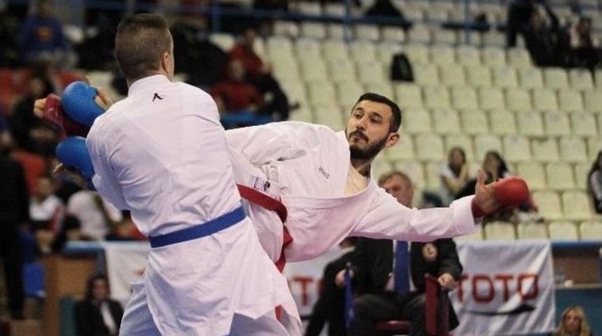 Karatede T&uuml;rk R&uuml;zgarı